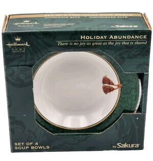Hallmark HOLIDAY ABUNDANCE Set Of 4 Green Fine China Soup Bowls by Sakura In Box